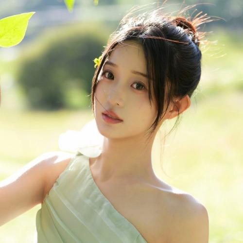 Điền Vũ Tình - 田雨晴