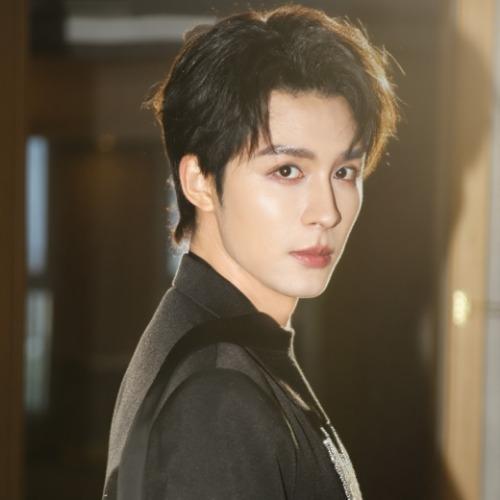 Trâu Kha Tuấn - 邹柯俊