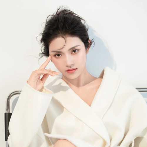 Lư Lộc Lộc - 卢鹿鹿