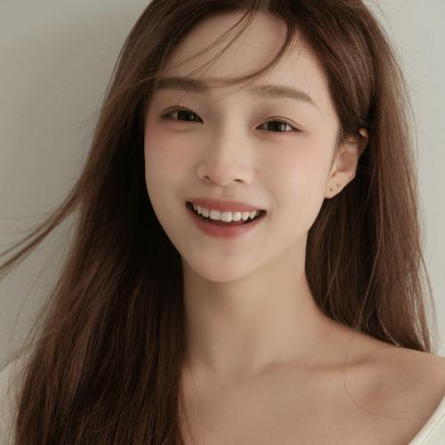 Đổng Nguyệt Du - 董玥妤