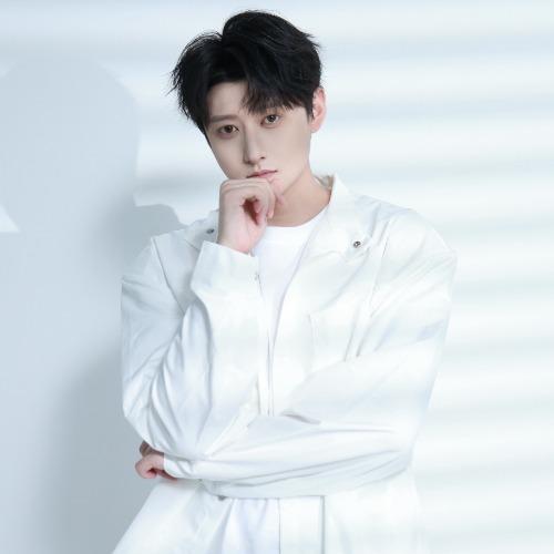 Triệu Hồng Lập - 赵宏粒