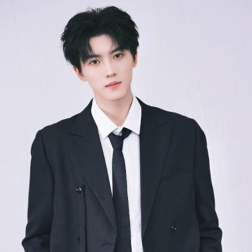 Trịnh Minh Tân - 郑明鑫