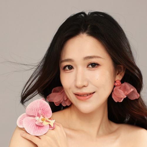 Hàn Gia Nghê - 韩佳倪