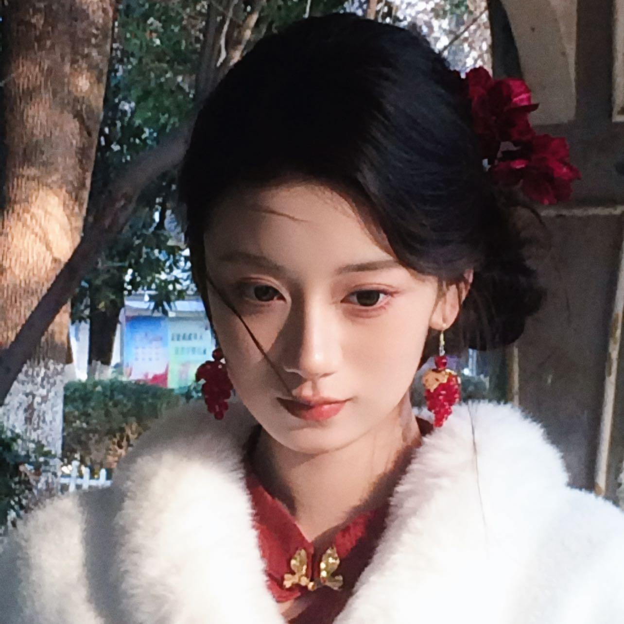 Nhạc Chiêu Chiêu - 岳昭昭