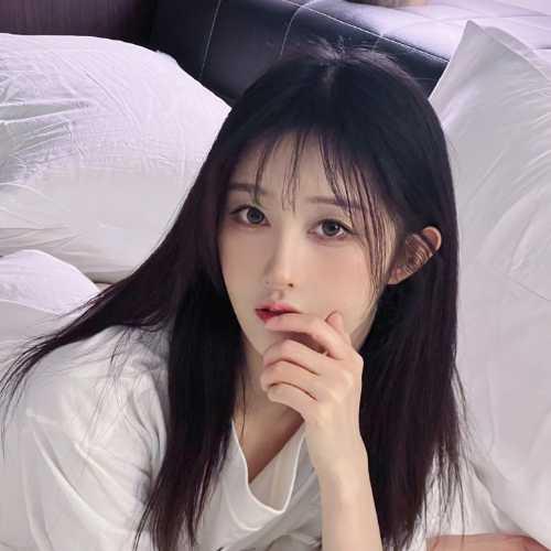Lý Ái Tiếu - 李艾笑