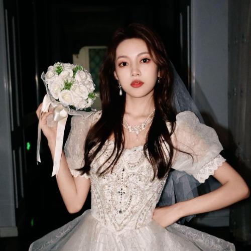 Liễu Dĩnh - 柳颖