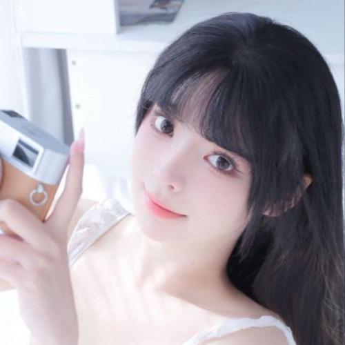 Đường Thất Thất - 唐七七