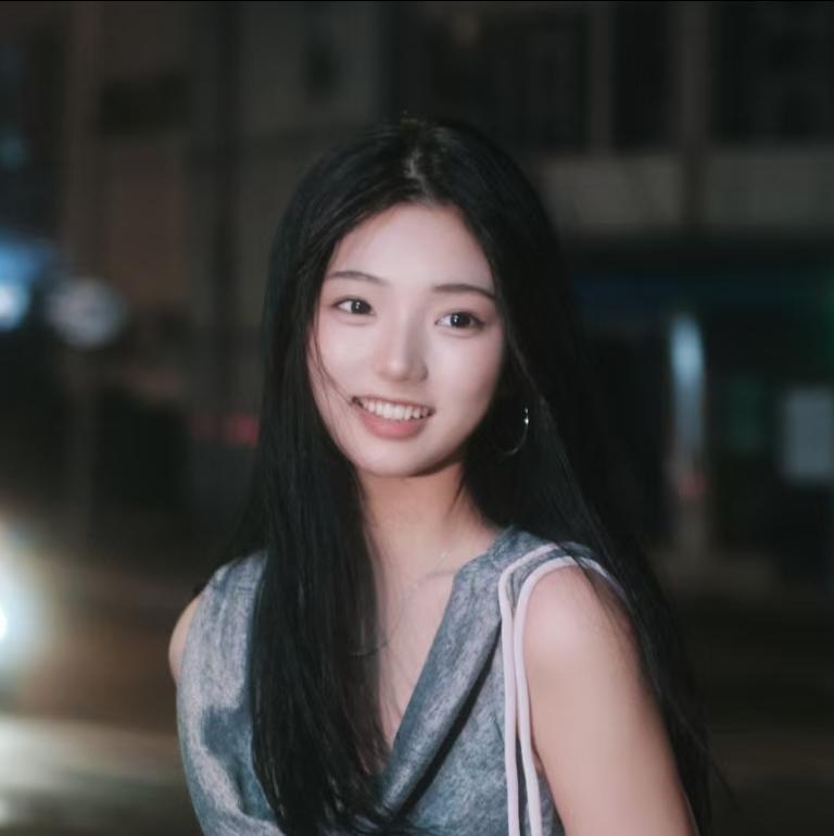 Tần Tư Ý - 秦思懿