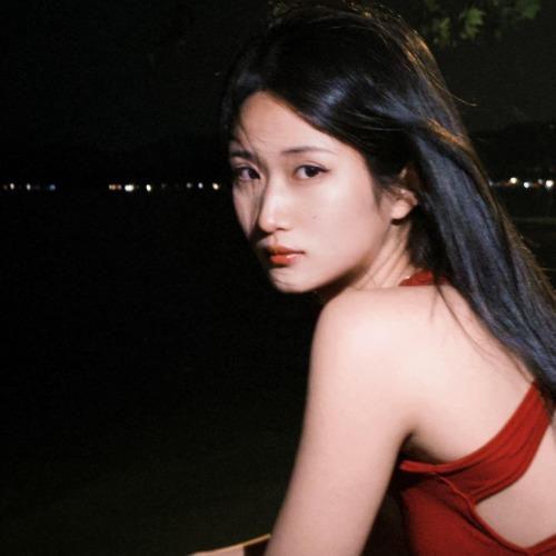 Hùng Tĩnh Văn - 熊婧雯