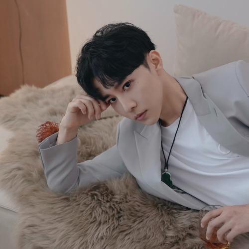 Quyền Bùi Luân - 权裴伦