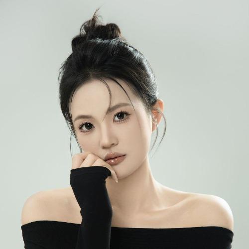 Dương Oanh Oanh - 杨荧荧