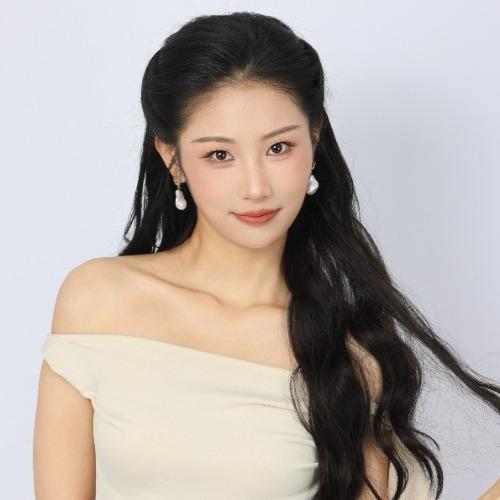 Hoạch Tĩnh Tuyền - 霍婧瑄