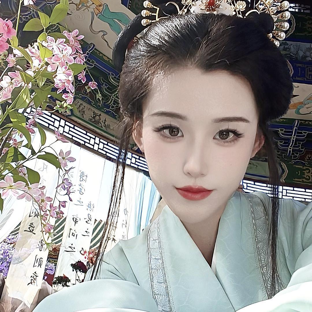 Lâm Vy - 林薇