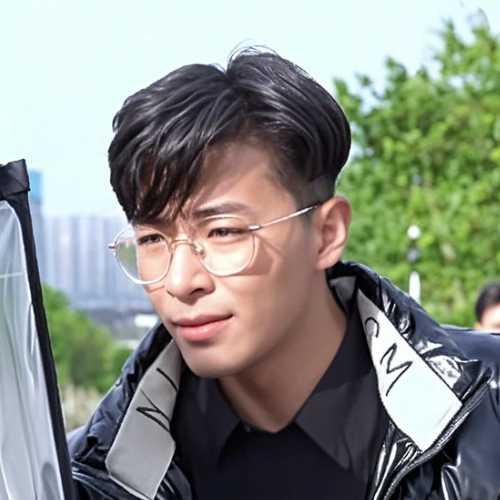 Chu Long Huy - 周龙辉