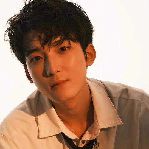 Chu Vũ Hàng - 舟宇航