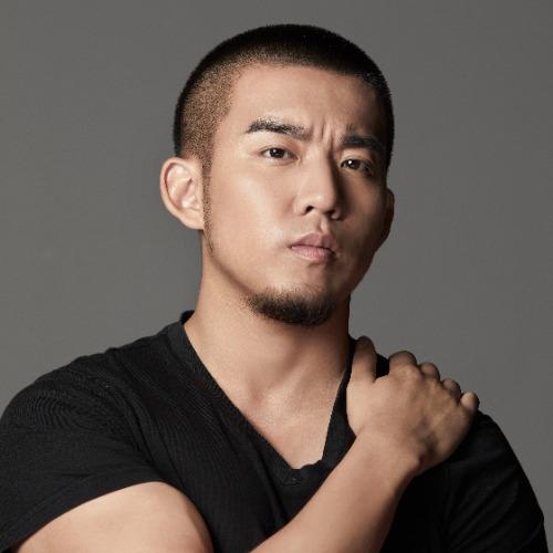 Diêm Luận - 阎论