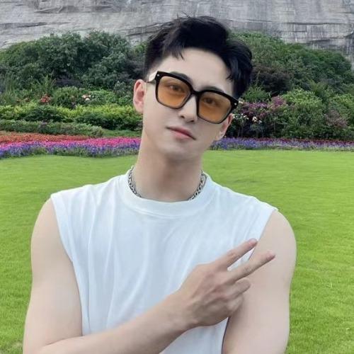 Điền Hoa Vũ - 田华宇