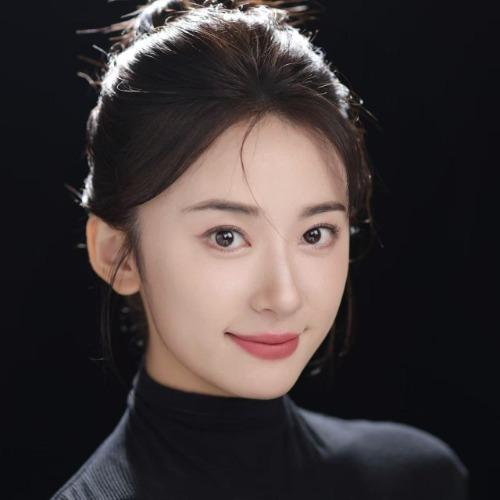 Dương Lạc Thiên - 杨洛仟