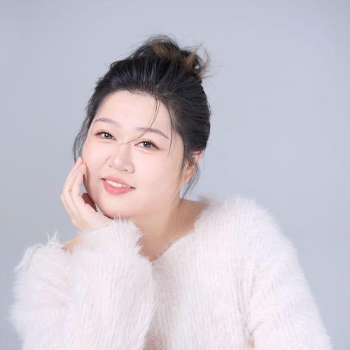 Hà Di Nhiên - 何怡然