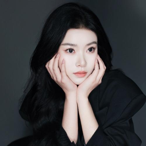 Hà Gia Ý - 何嘉懿