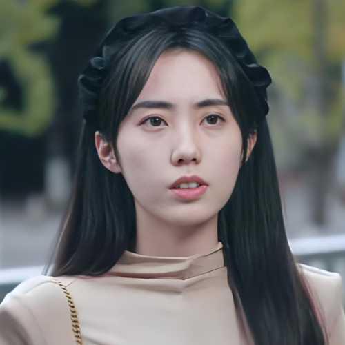 Hà Thiến Thiến - 何倩倩