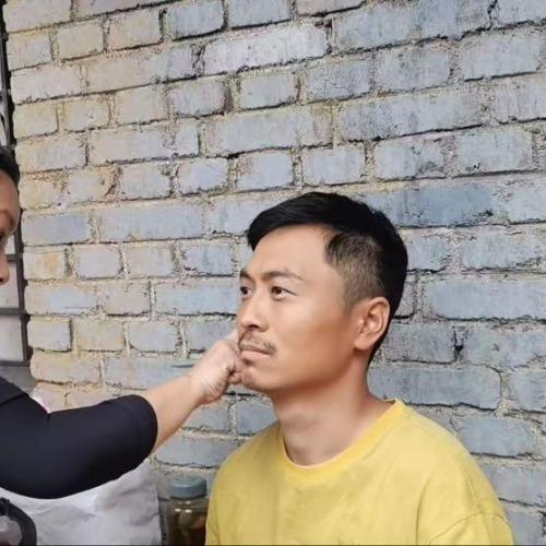 Hà Việt Phi - 何跃飞