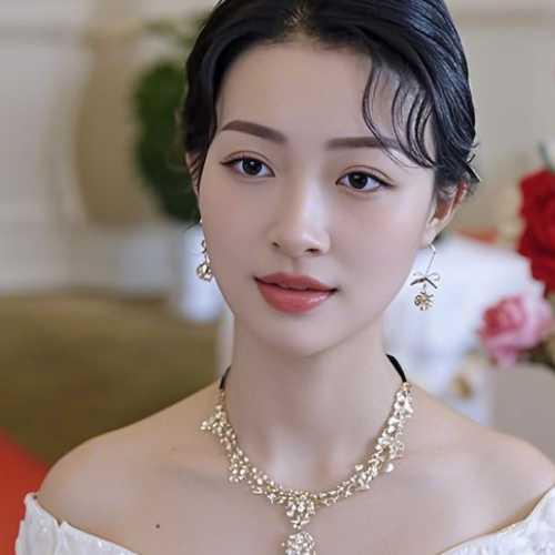 Hà Vũ Hân - 何雨欣