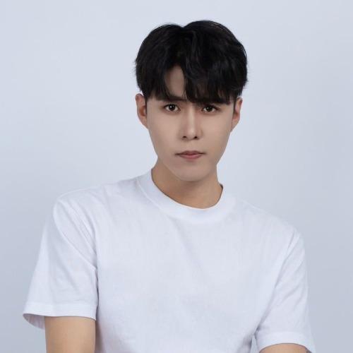 Hàn Vũ Hiên - 韩雨轩