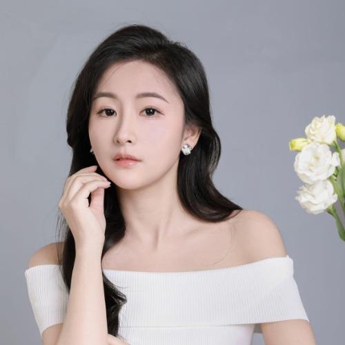 Hàn Y Linh - 韩依玲