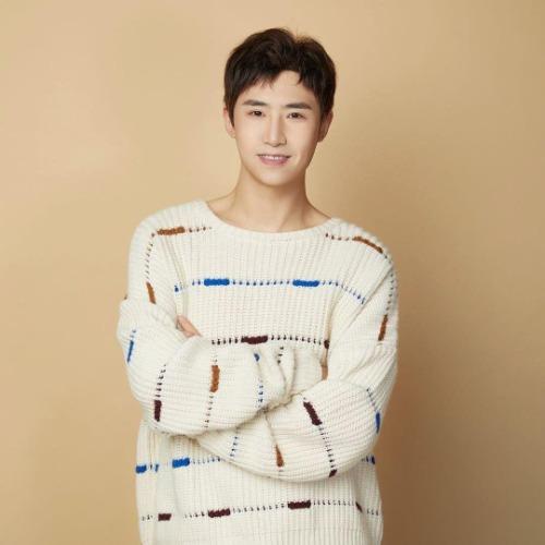 Hầu Kiến Nam - 侯建楠