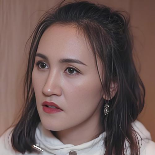 Hầu Lân Hy - 侯麟希