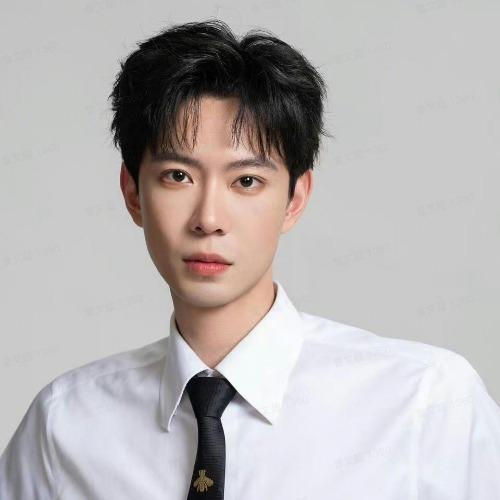 Hoàng Hạo Văn - 黄浩雯