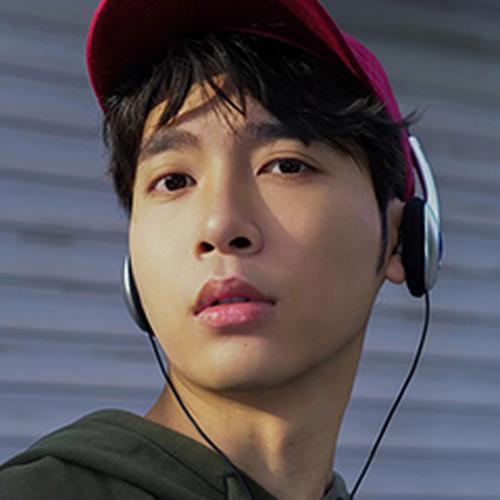 Hoàng Huyễn Chương - 黄炫彰