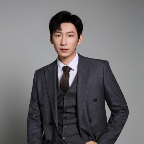 Lâm Vũ Phàm - 林雨帆