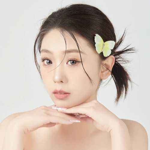 Lý Kim Lợi - 李金利