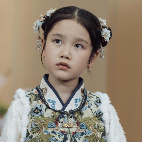 Lý Linh Nhĩ - 李灵尔