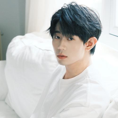 Mai Khổng Minh - 梅孔明