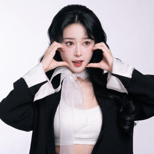 Nghiên Trân - 妍甄