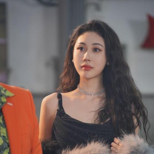 Nhạc Tử Hàm - 岳子涵