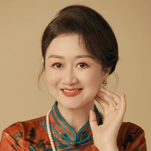 Phan Nghệ Hồng - 潘艺虹