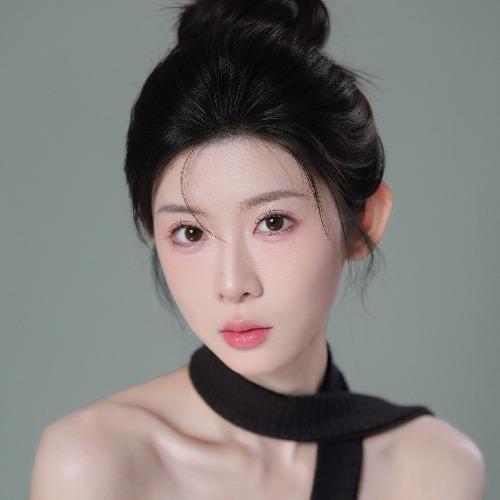 Phùng Hoan Hoan - 冯欢欢