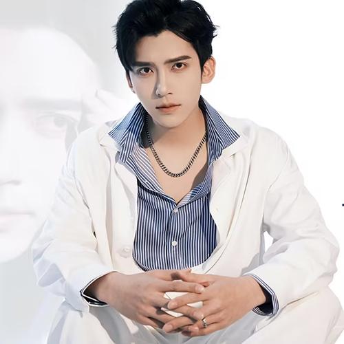 Phùng Tư Nguyên - 冯思源