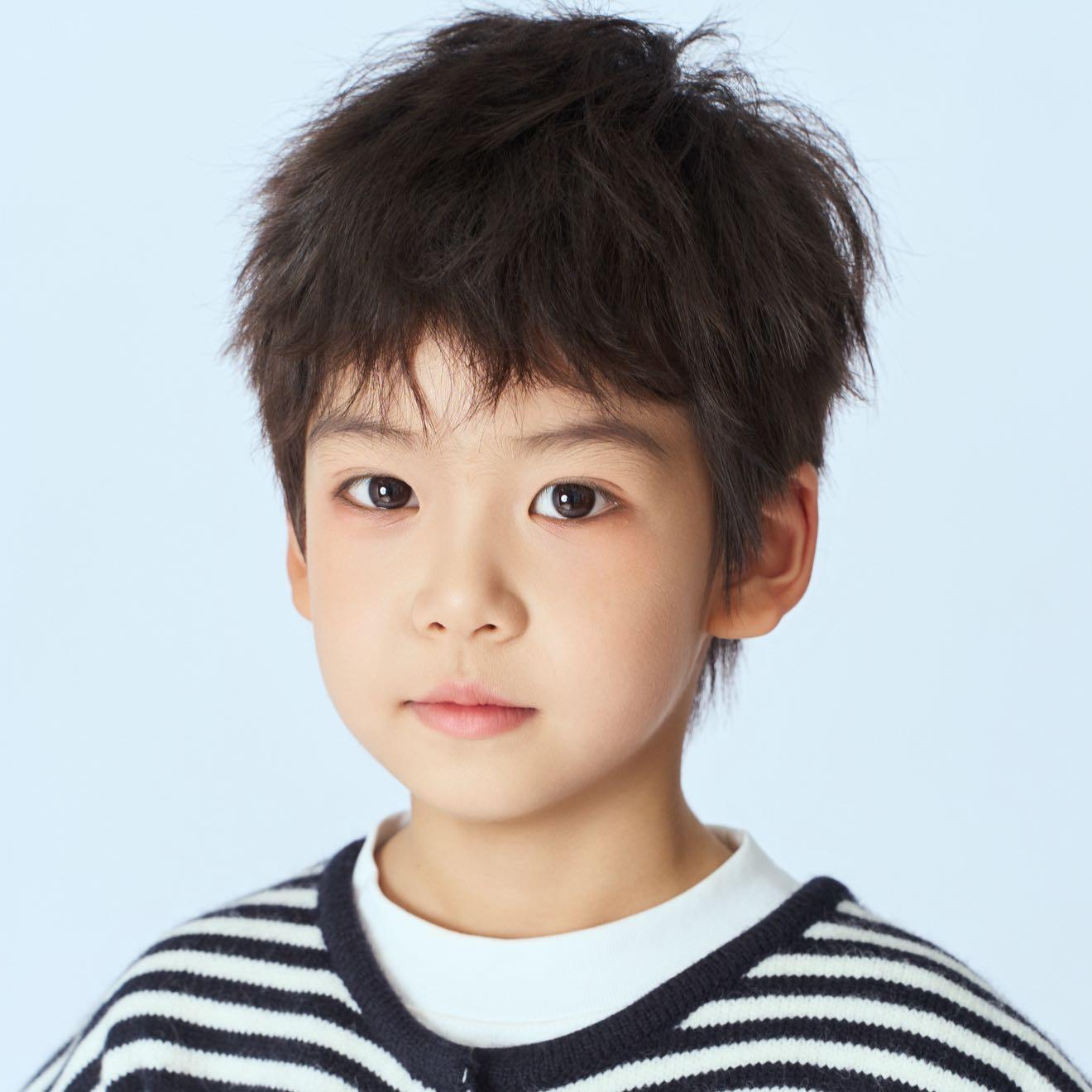 Thạch Dực Thần - 石翊宸