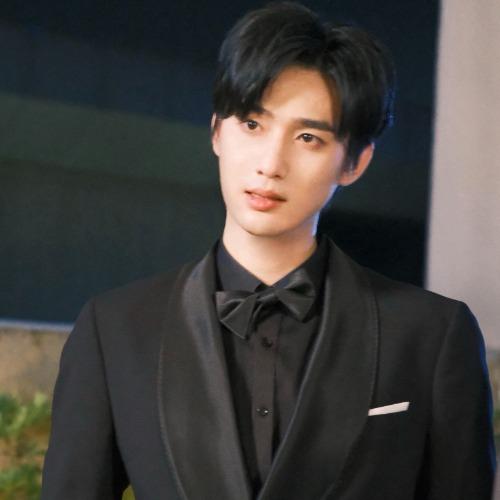 Tôn Nghệ Tuân - 孙艺荀