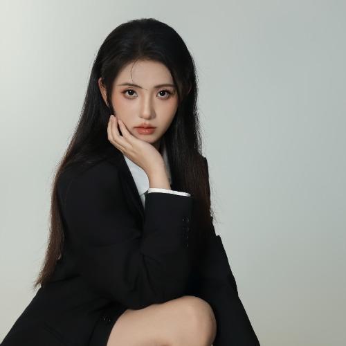 Trần Ngọc Khiết - 陈钰洁