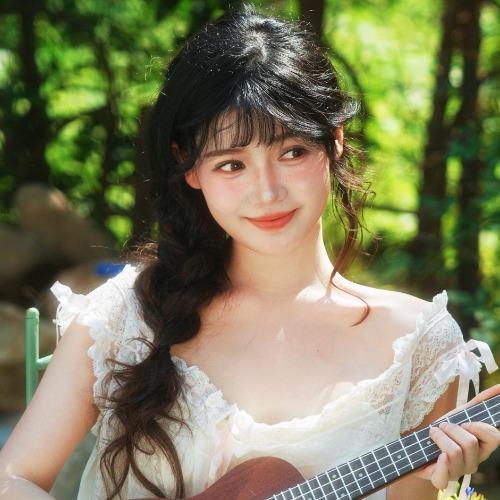 Trần Nhã Ngọc - 陈雅钰