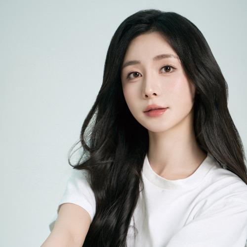 Trịnh Quân Thiên - 郑筠芊