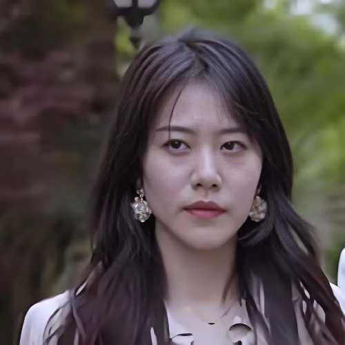 Từ Chỉ Huyên - 徐芷萱