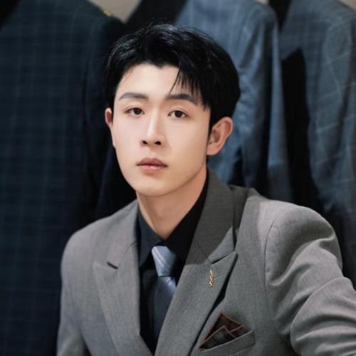 Vương Dụ Bác - 王裕博