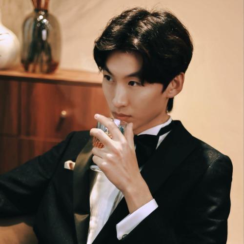 Vương Hồng Đức - 王鸿德